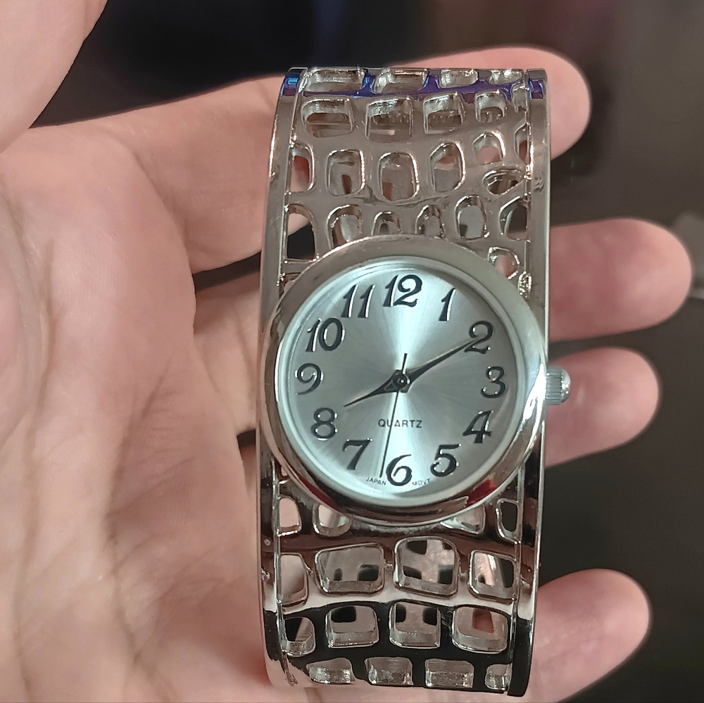 Stainless Steel Quartz Bangle Women's Wrist Watch Japon Movt BP4